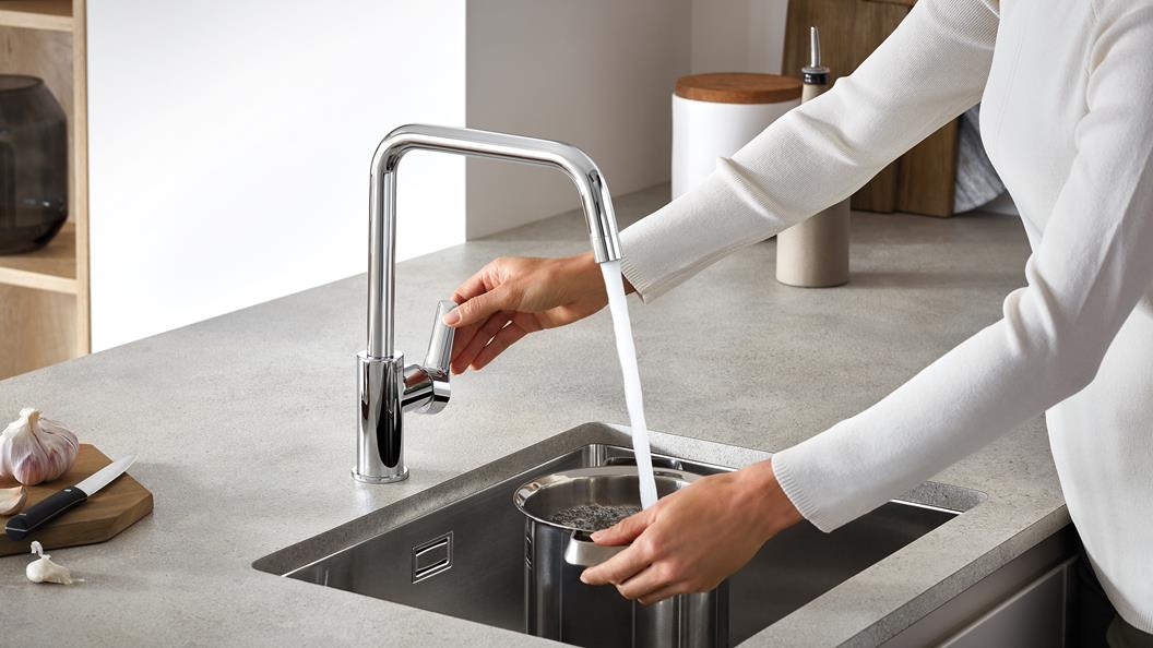 Eurosmart_Collage-06_kitchen faucet