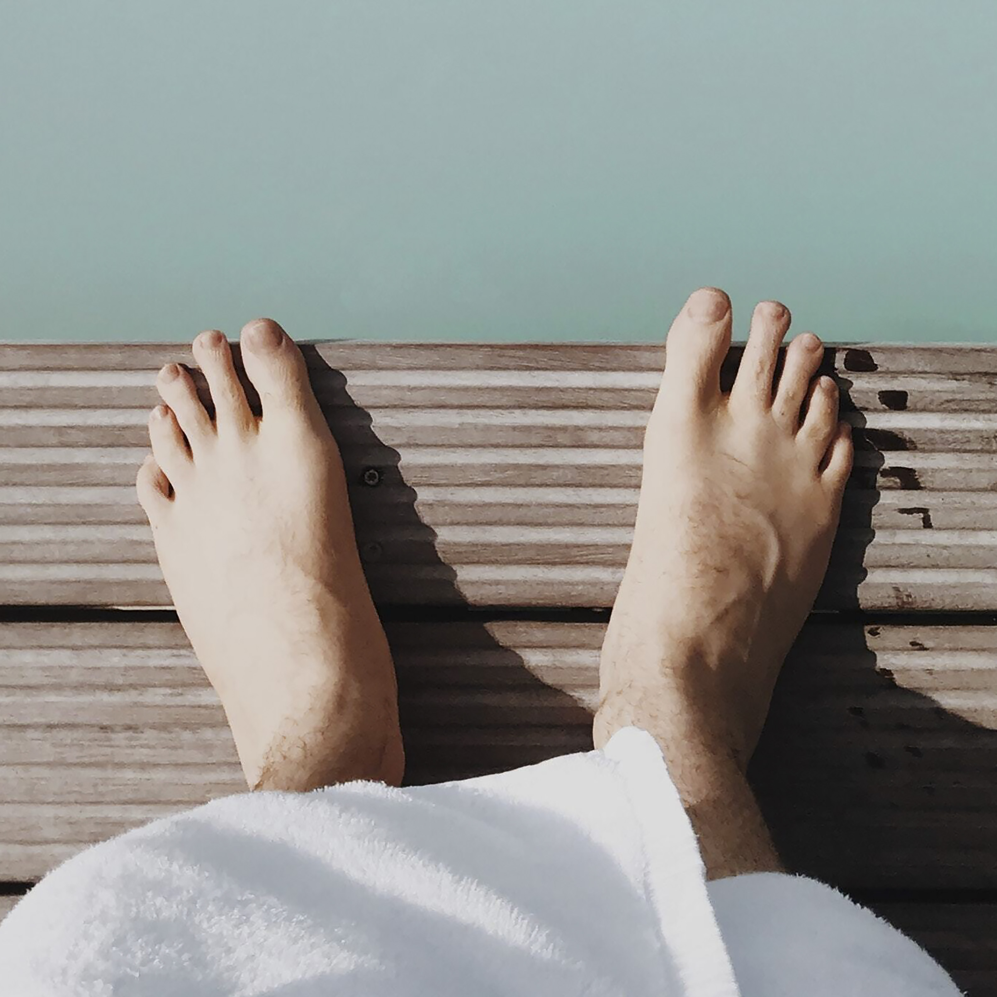 Showers_Thumbnail_top view feet