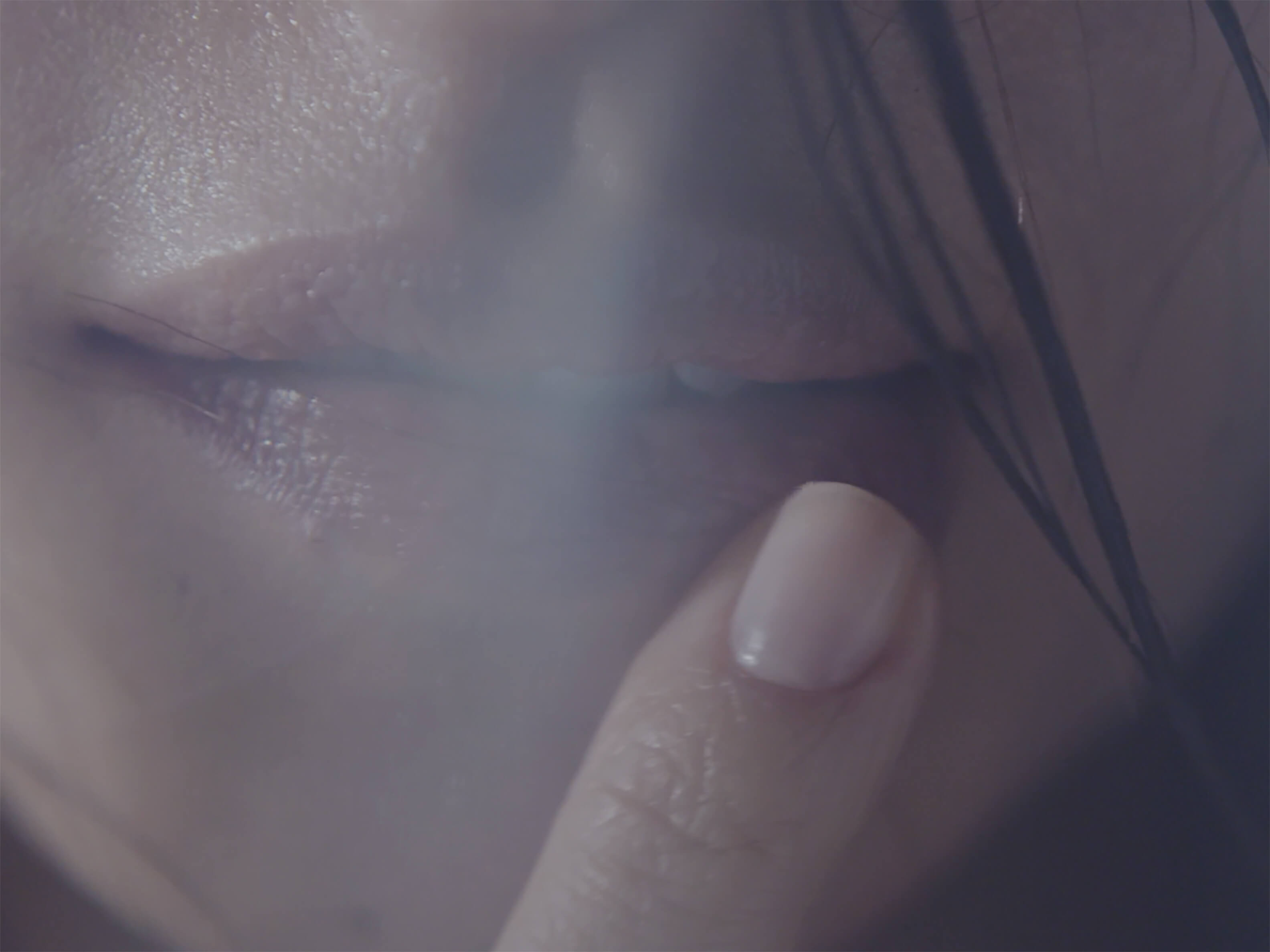 GROHE SPA_Collage-02_face woman_lips with finger